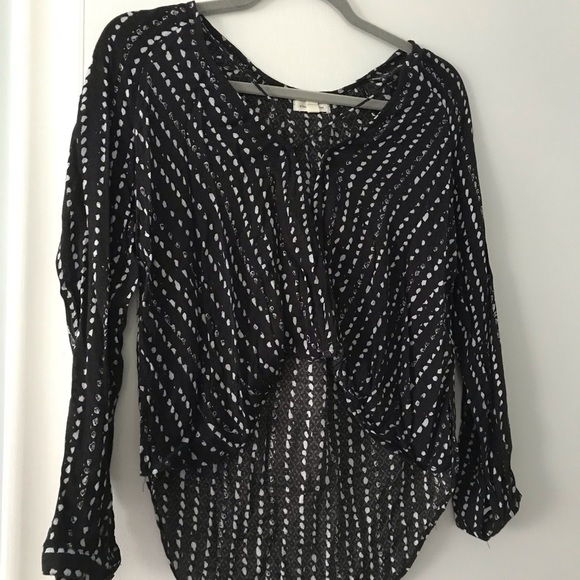 High low polka dot top perfect for a night out - Picture 1 of 2